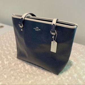 Coach City Tote Handbag Purse navy blue and white